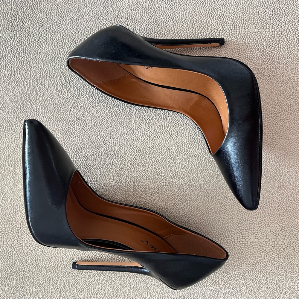 Hey Se Mey Black Faux Leather Sz 44 / US 12